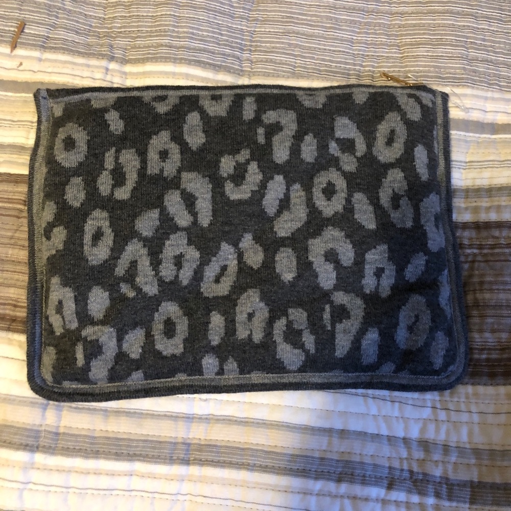3/$20 Chico’s clutch NWOT